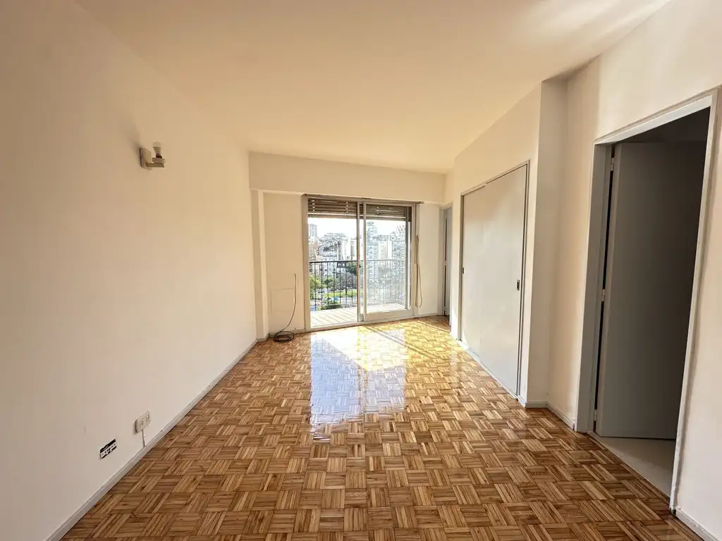 Monoambiente con balcón y vista