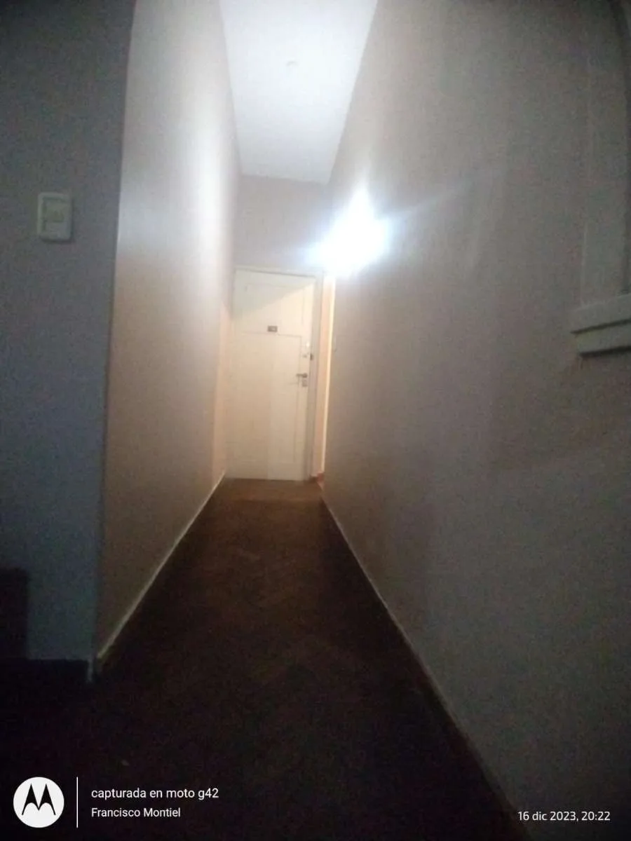 Departamento con patio y jardín