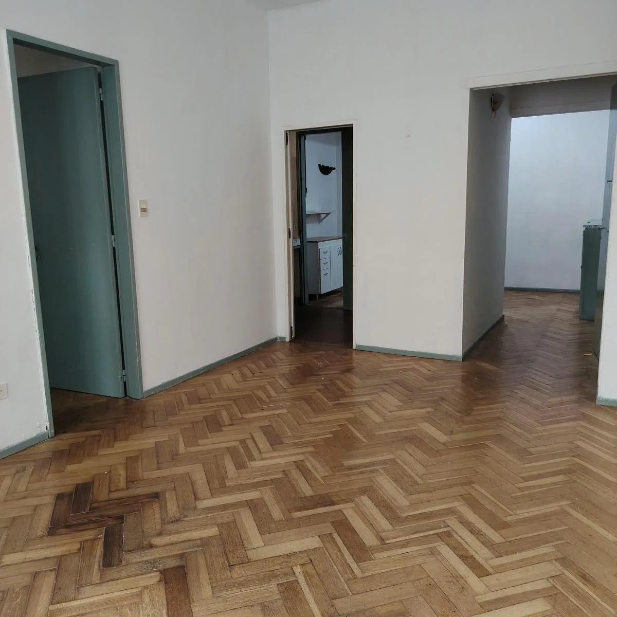 2BR with service dependency in Monserrat