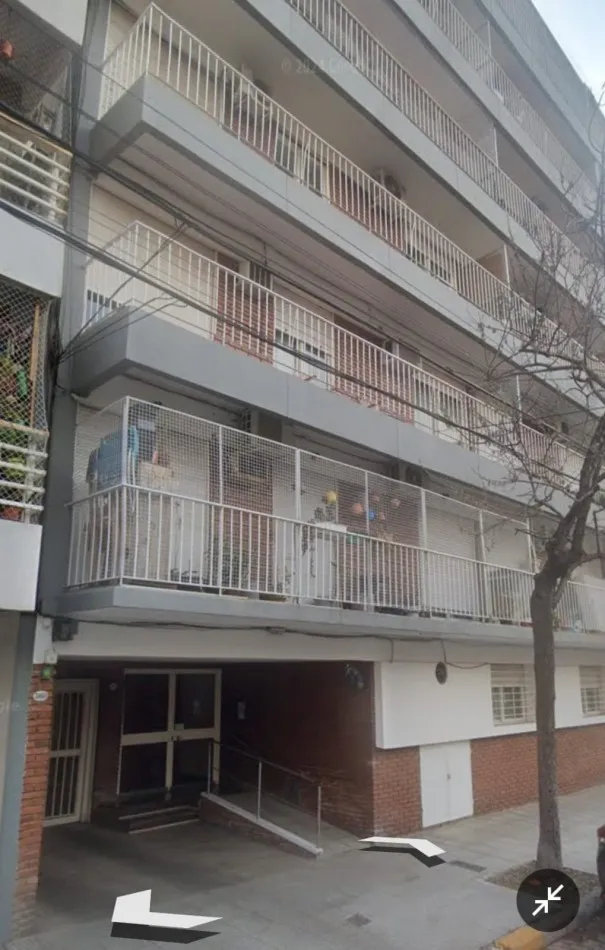 2 ambientes con balcón