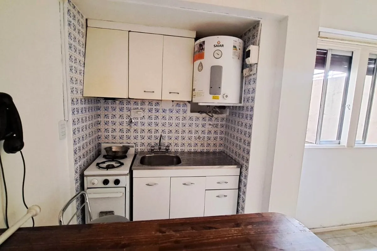 Depto Monoambiente Con Cocina Integrada, Muy Luminoso, Exc. Ubicación