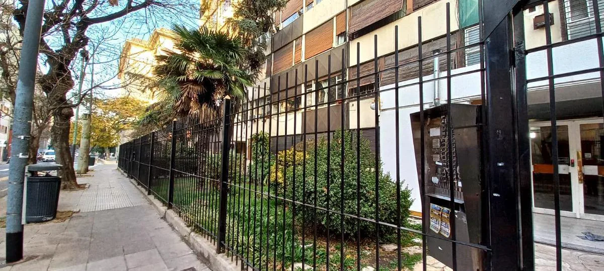 Monoambiente contrafrente con vista abierta