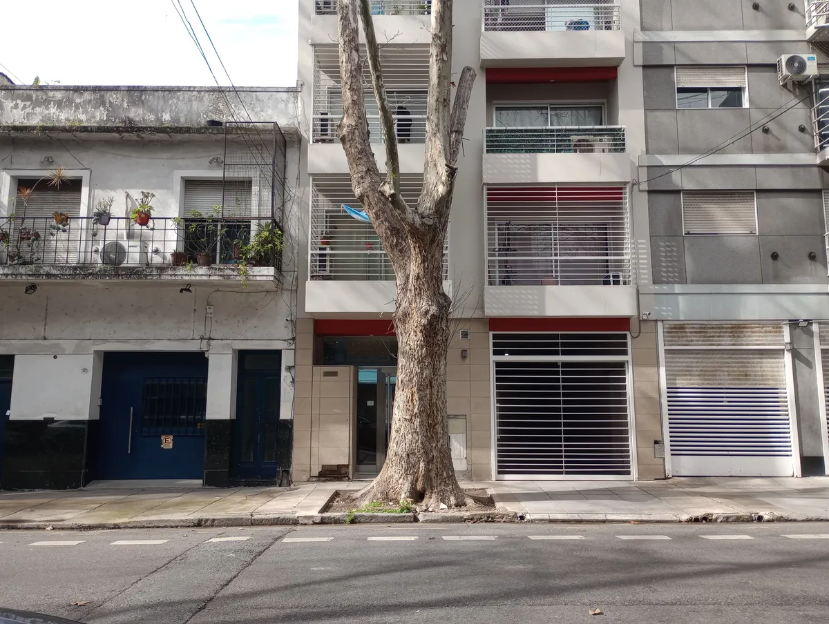 Monoambiente con balcón