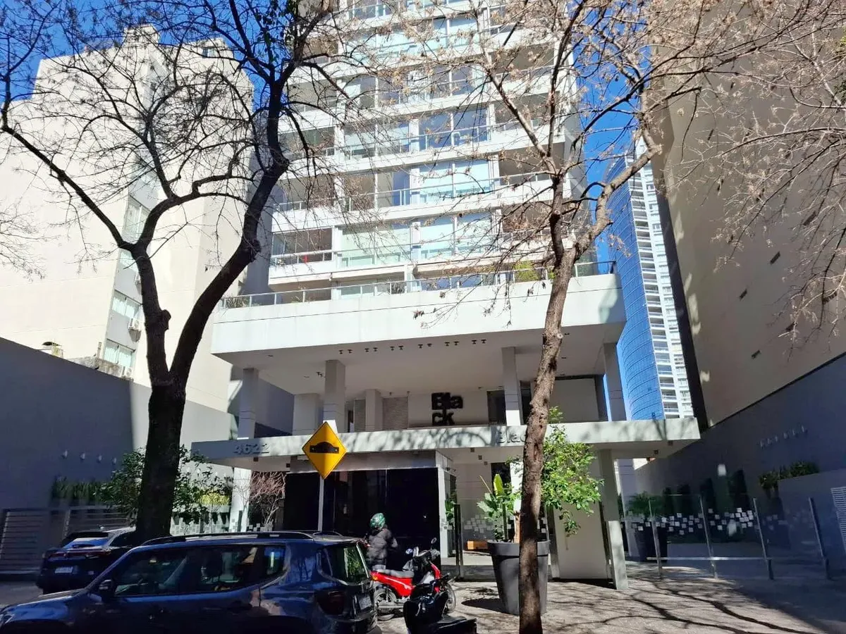 Piso 6 con balcón y cochera