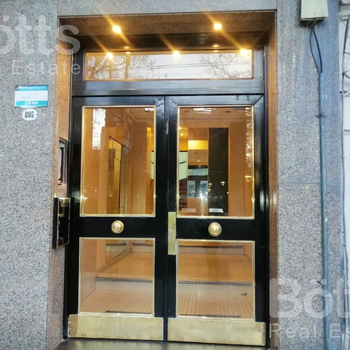Снаружи