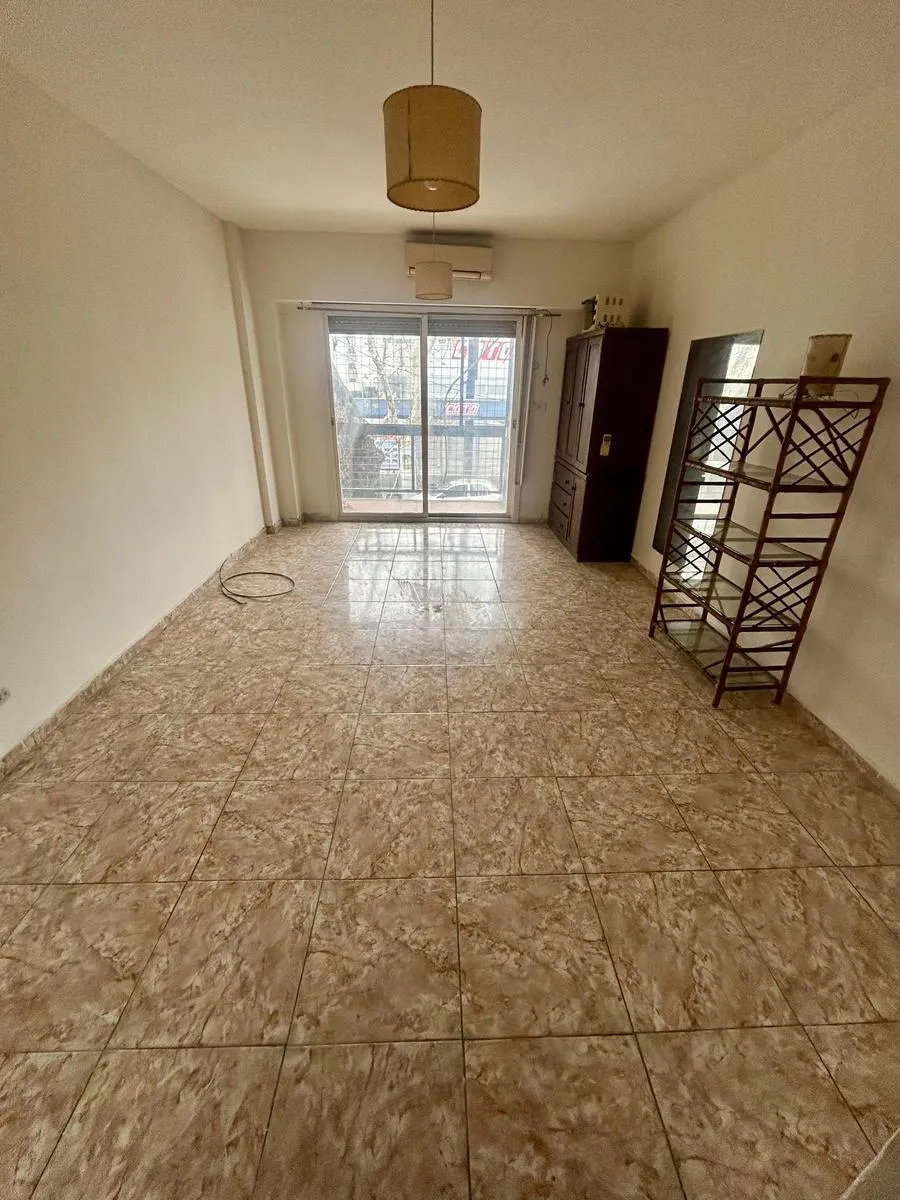 Monoambiente con balcón