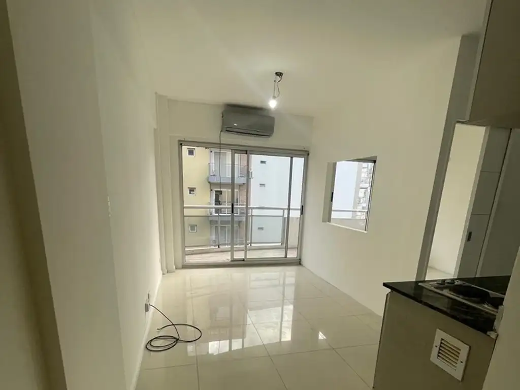 2 ambientes con balcón