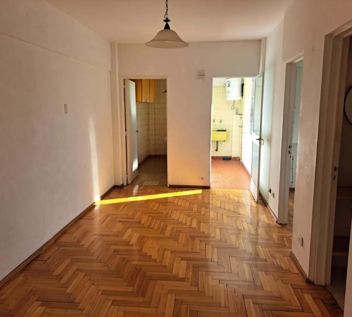 2 ambientes con balcón lateral