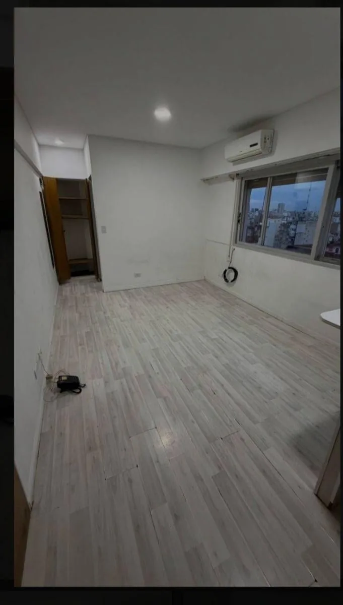 Departamento con balcón en Recoleta