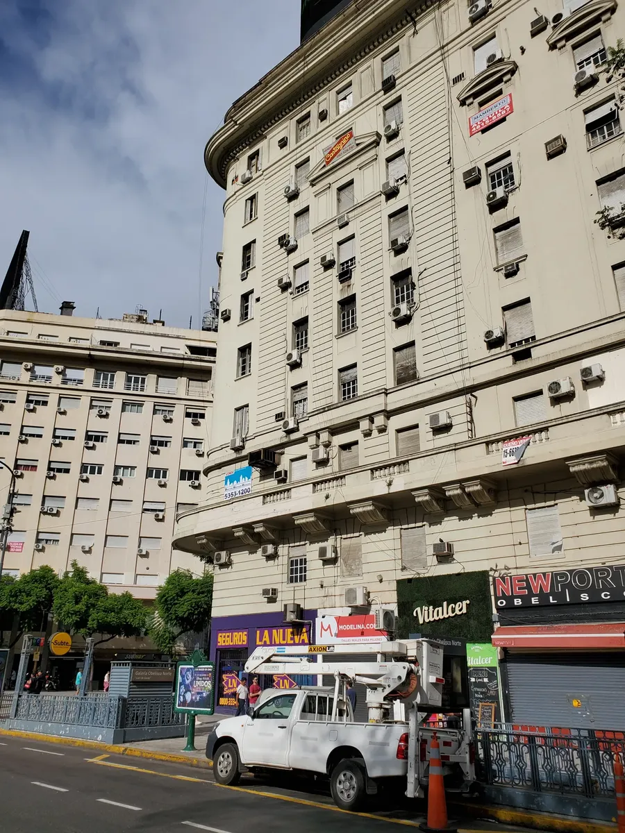 1 Amb Chico 15m2 Frente Al Obelisco. Expensas $35000. Para 1 Persona Sola.