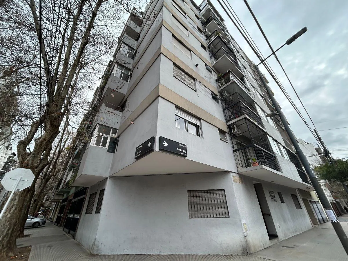 Departamento en PB al frente con terraza