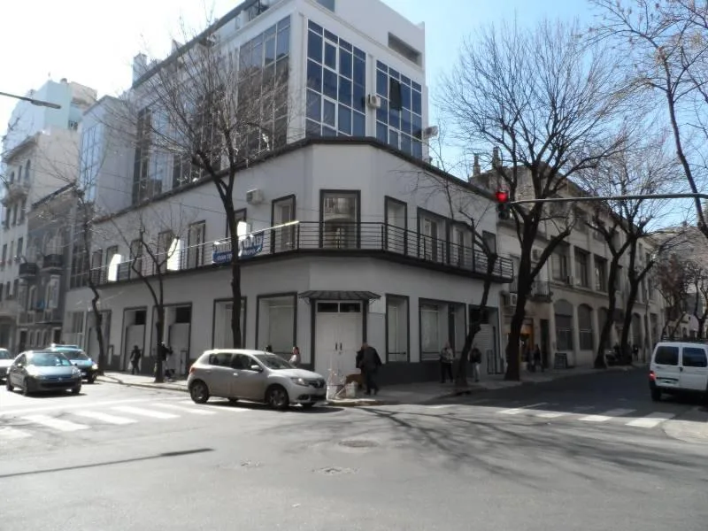 Apartment with patio for professional use