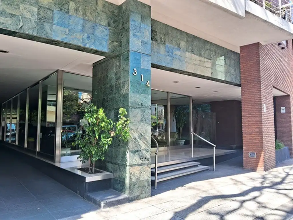 Monoambiente con balcón