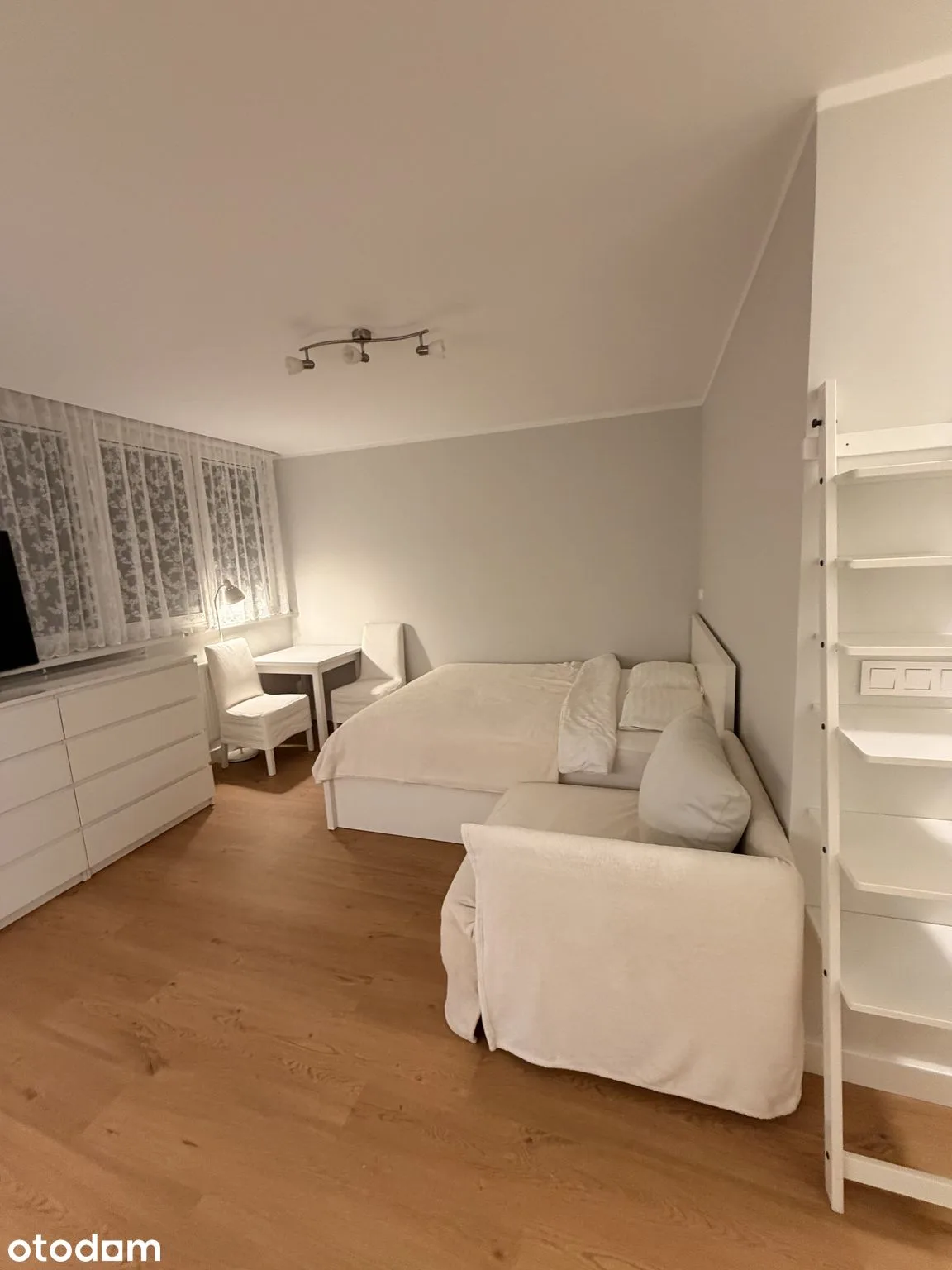 Студия 28 м², Грохув