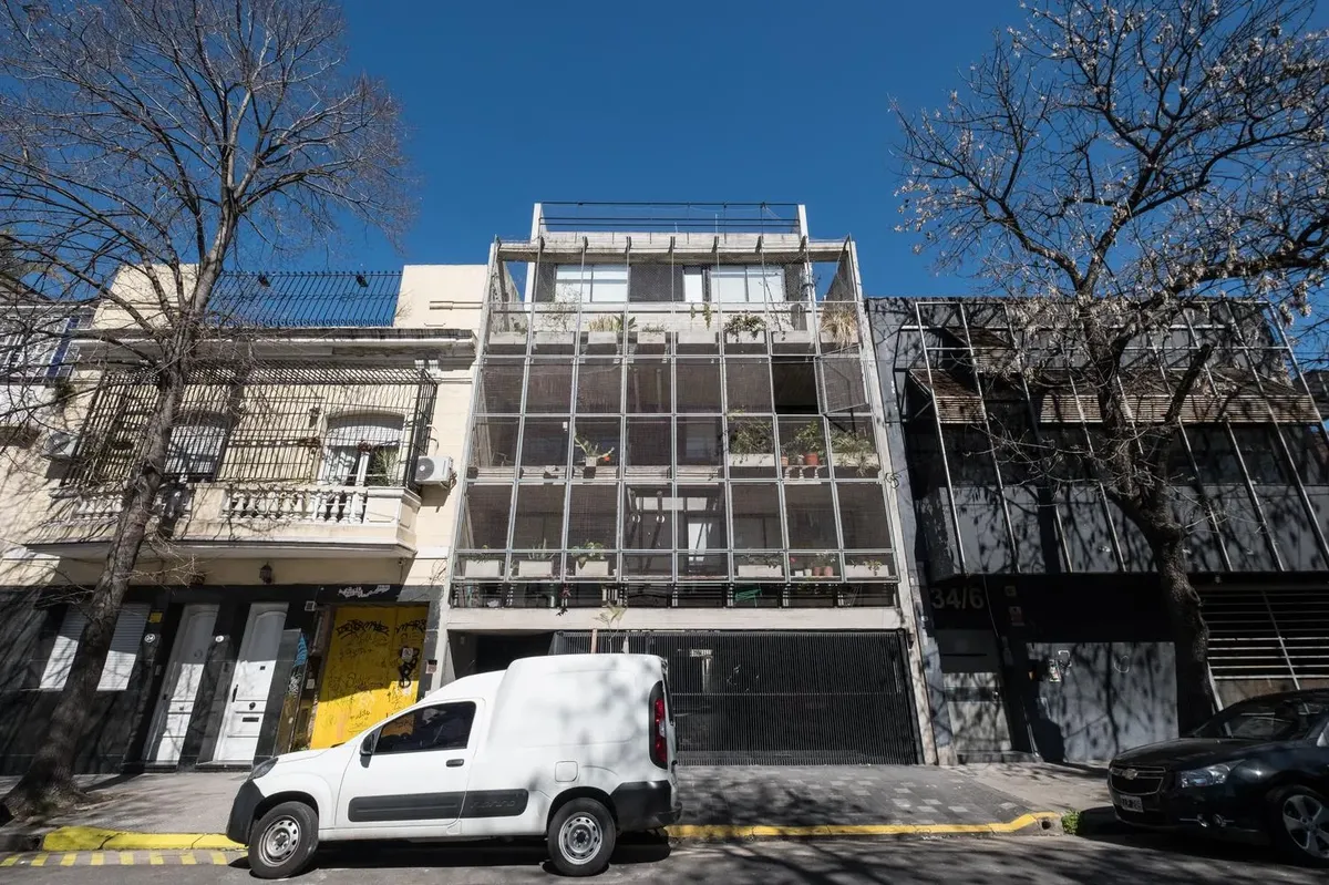 Monoambiente Dividido Con Balcon, Patio, Jardin Y Pileta En Chacarita