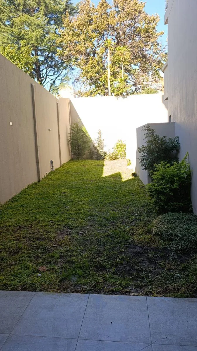 Monoambiente con jardín en Belgrano