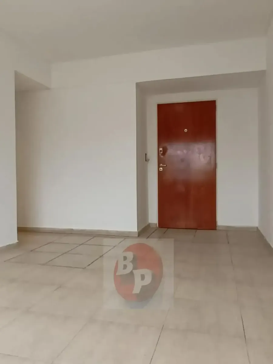 2 ambientes con balcón