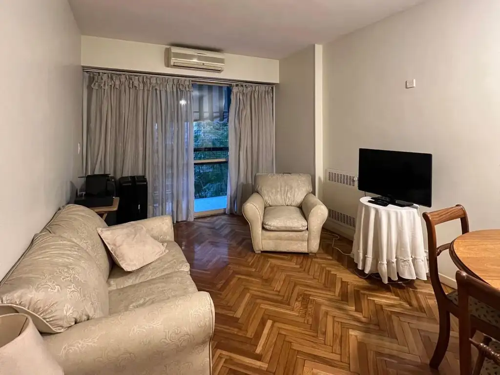 Furnished apartment with balcony in Recoleta