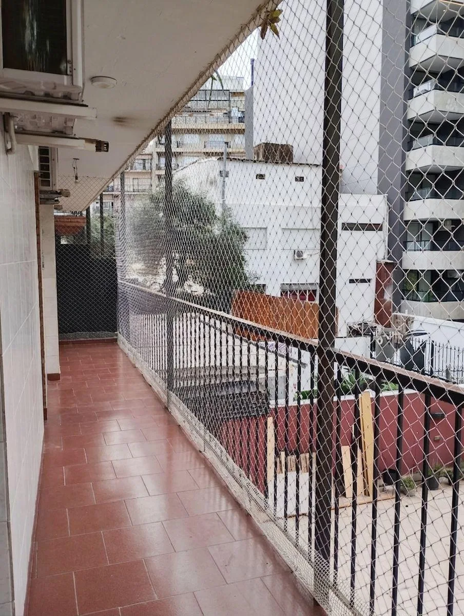 2 ambientes con balcón corrido