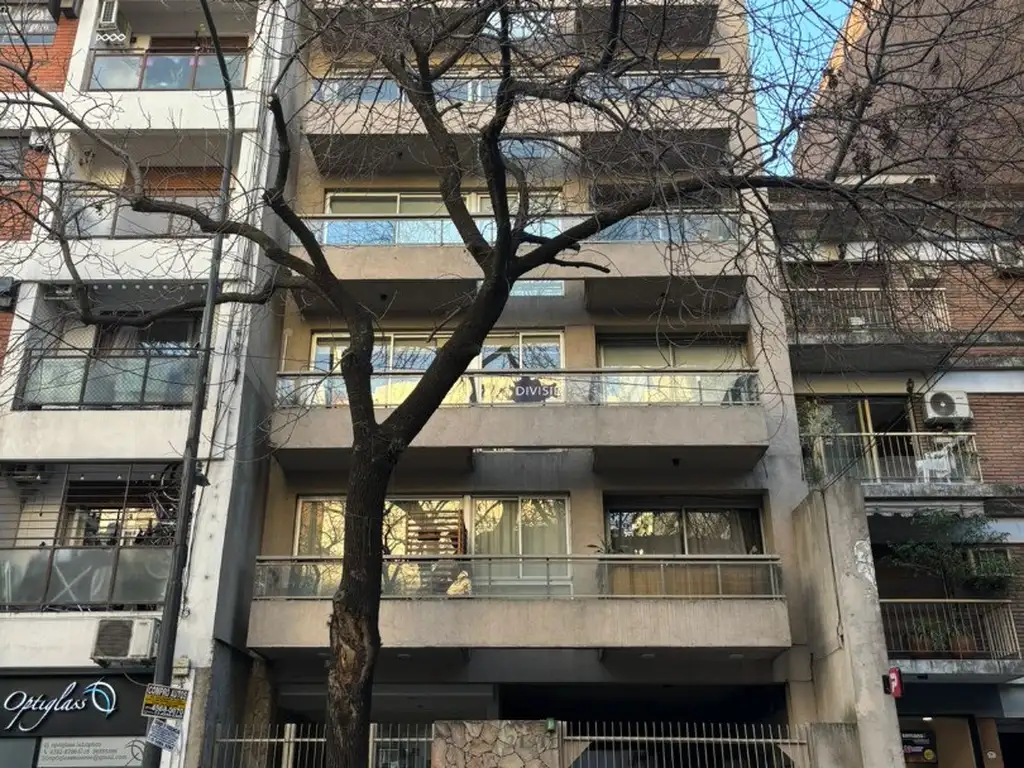Monambiente divisible con balcón