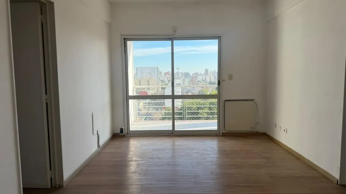 3 ambientes con balcón y pileta