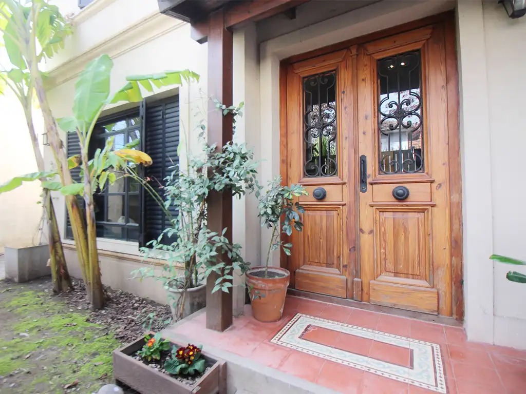 Casa amoblada con jardín en Olivos