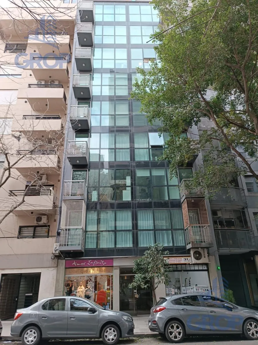 Monoambiente con balcón al frente
