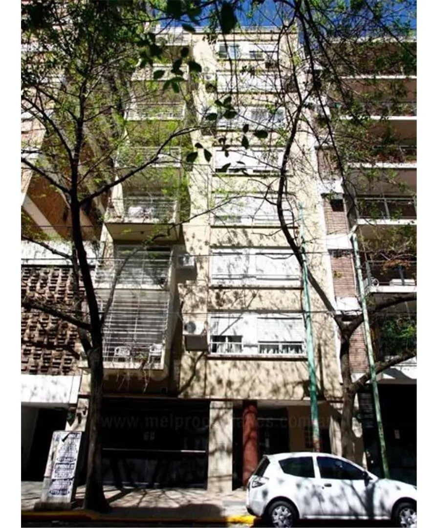 Monoambiente con patio propio