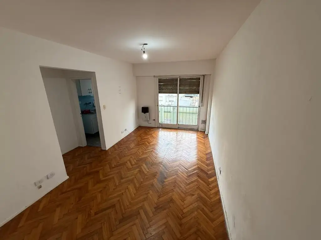 Monoambiente con cocina independiente