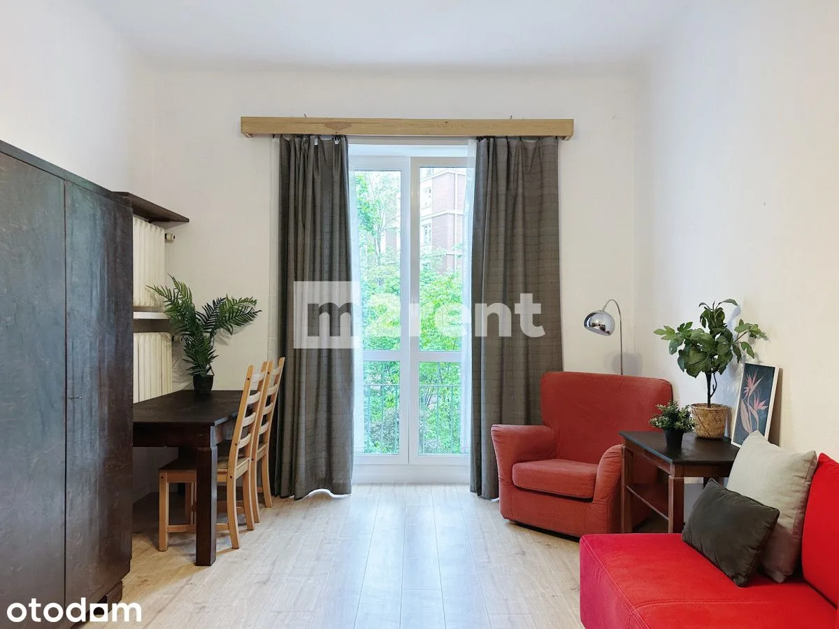 Studio with balcony near M1
