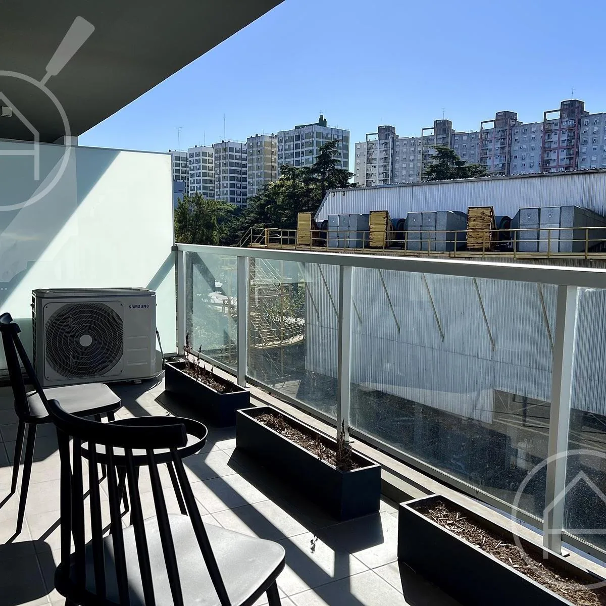 balcony