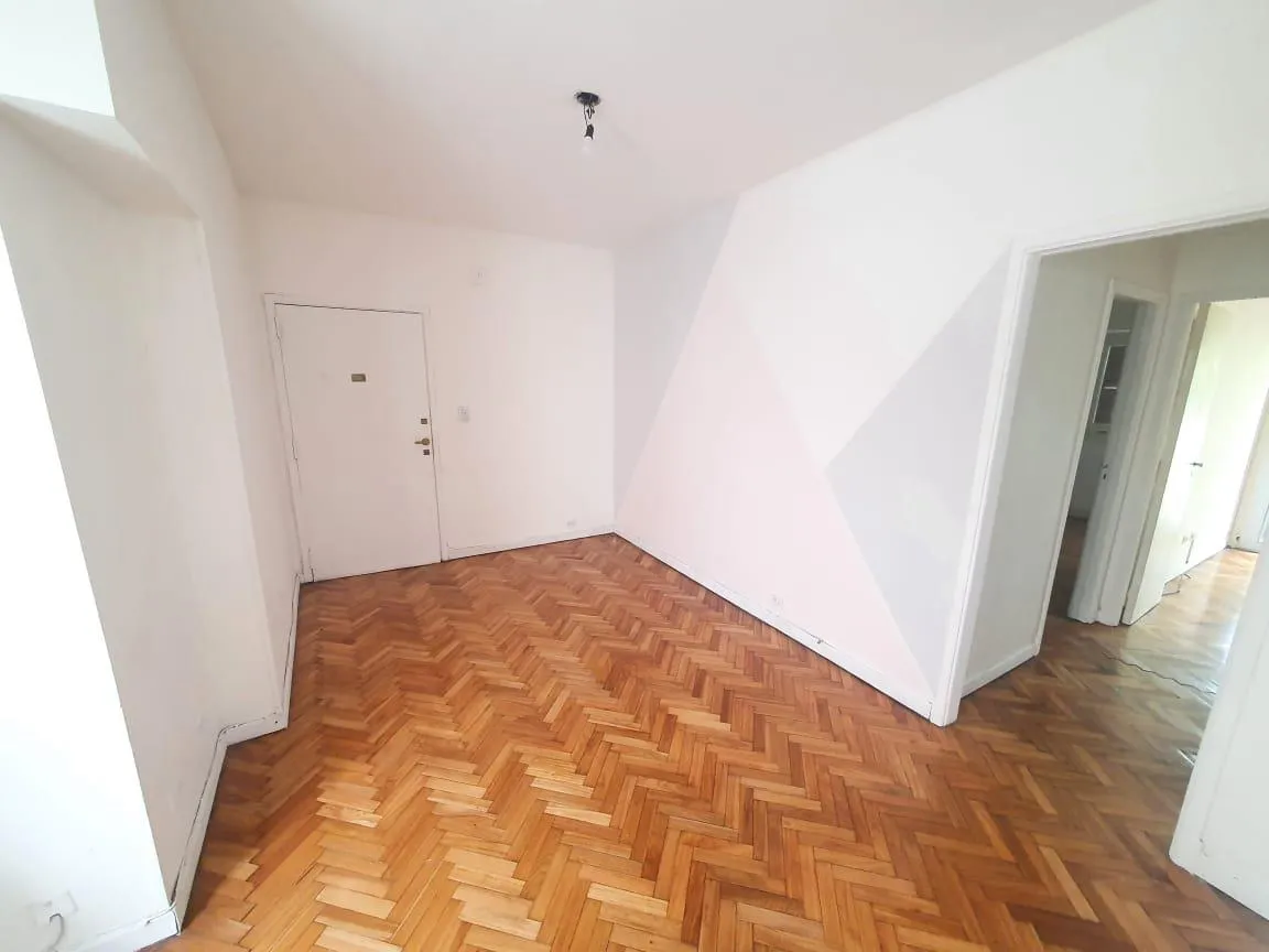 3 ambientes con balcón al frente