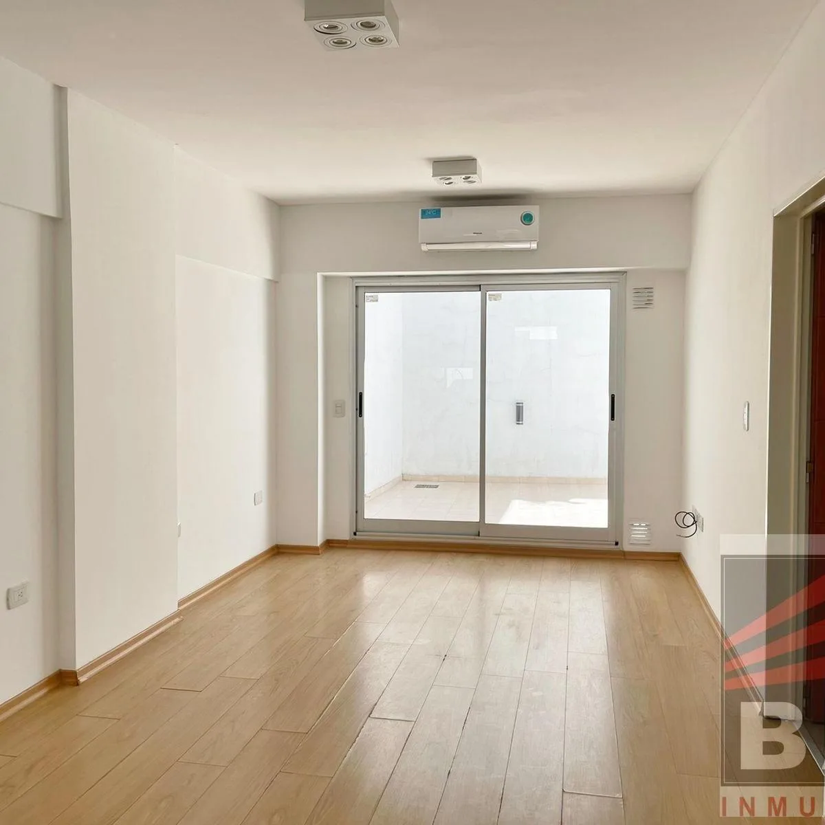 1 ambiente con patio