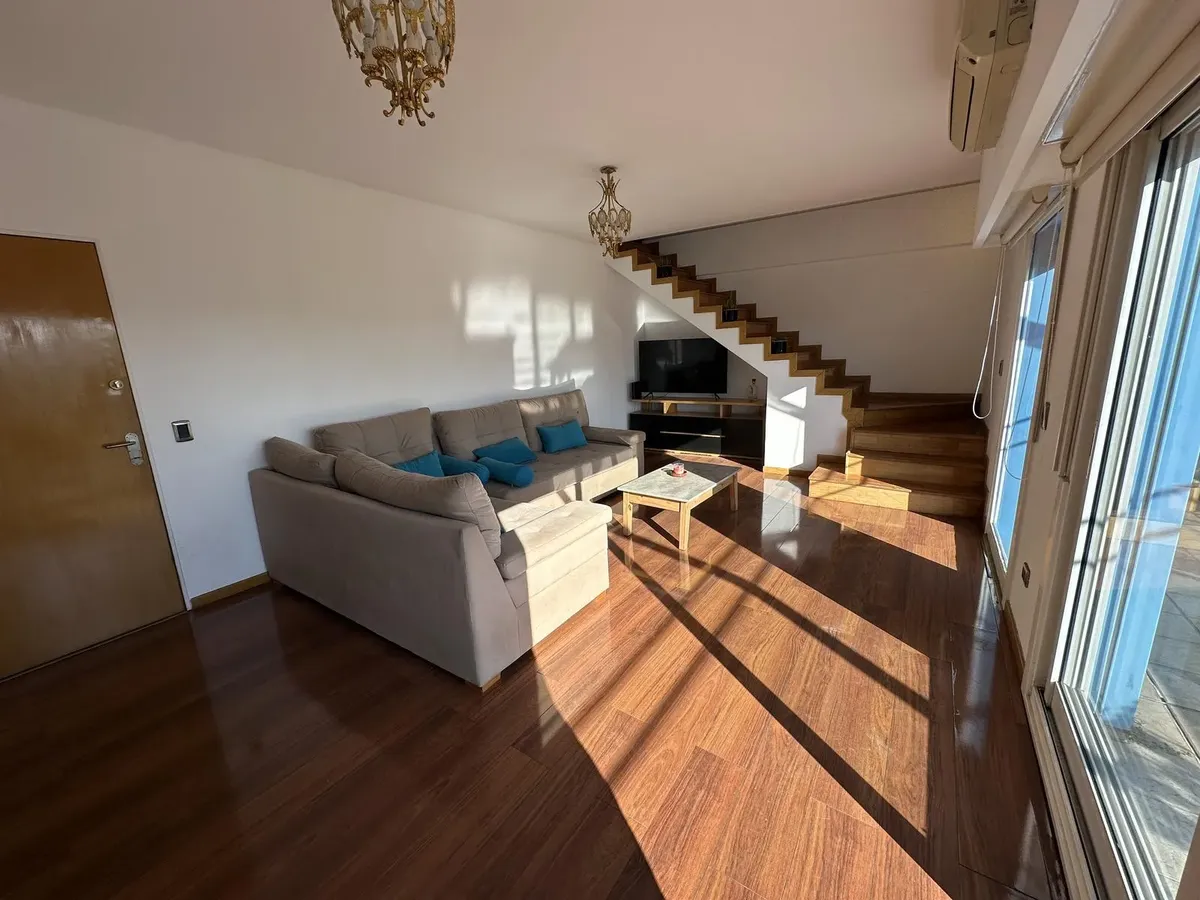 Dúplex con terraza y cochera