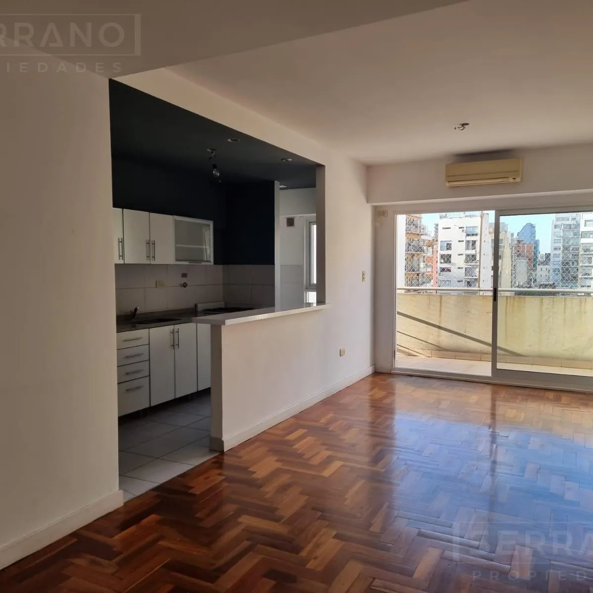 2 ambientes con balcón aterrazado