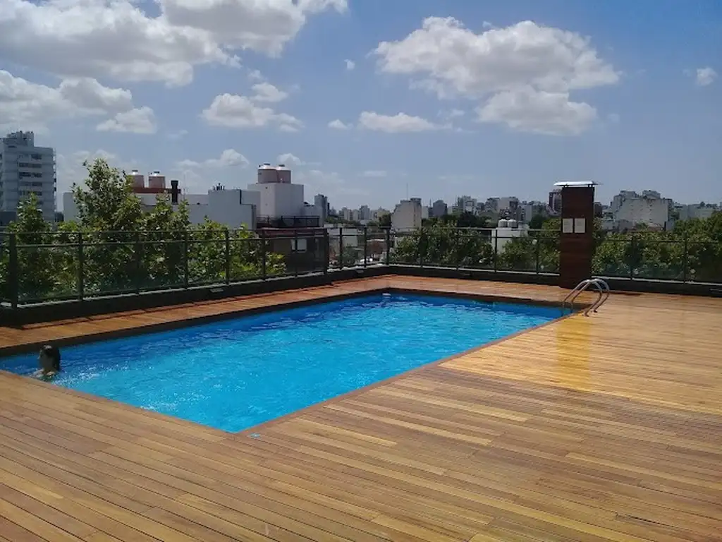 Gran ambiente con terraza y pileta