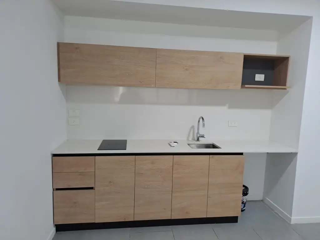 Monoambiente con balcón y pileta