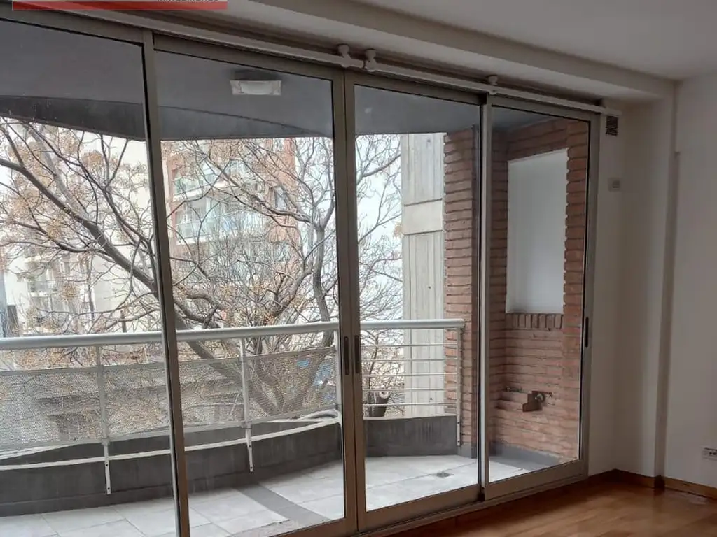 Departamento con balcón en Caballito