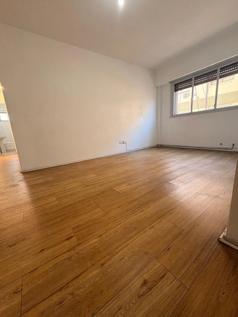Piso alto con cochera y baulera