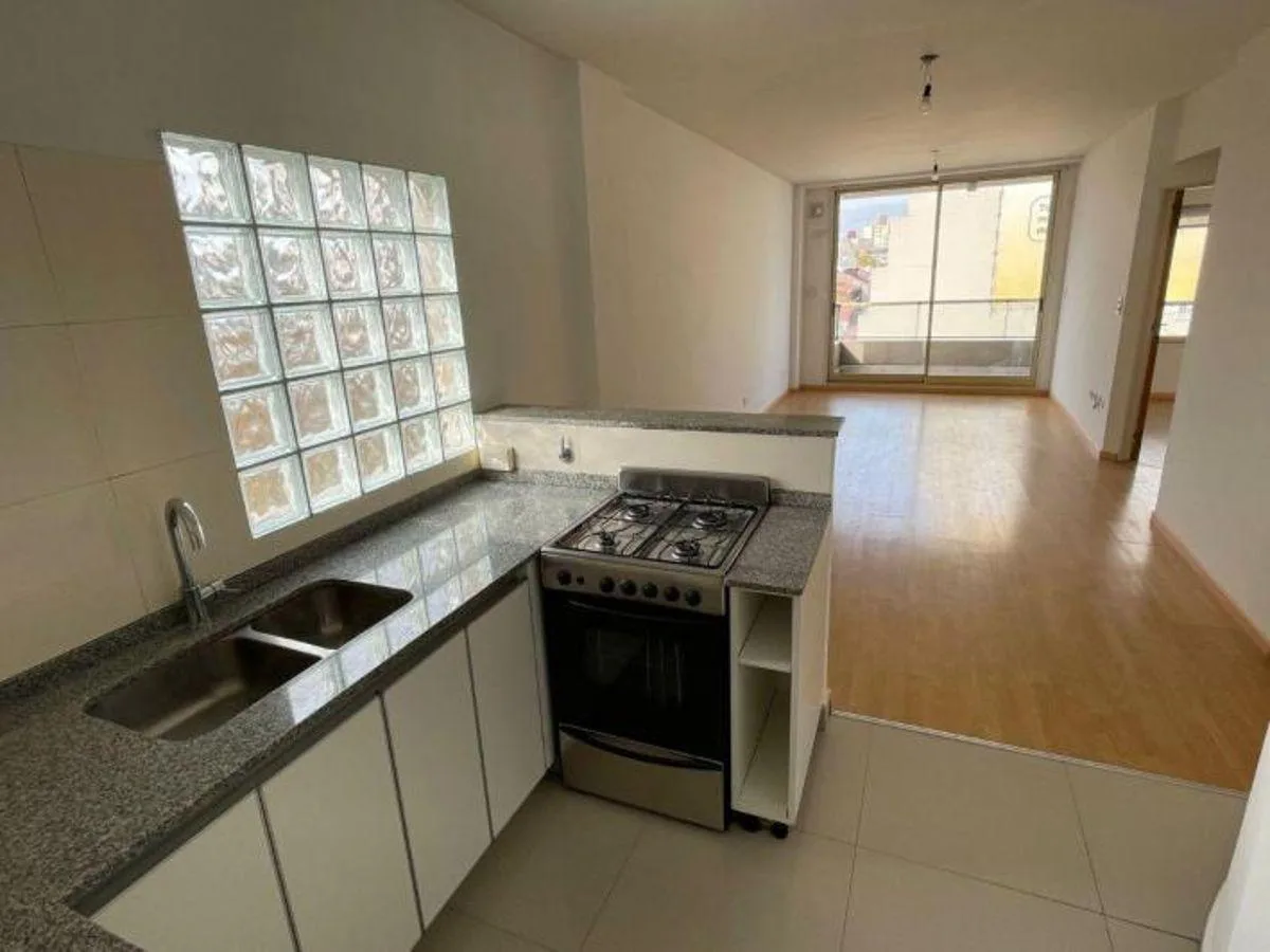 2 ambientes con balcón y pileta