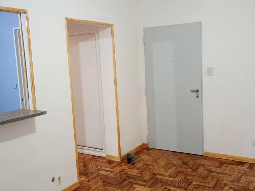 Departamento con balcón en Almagro