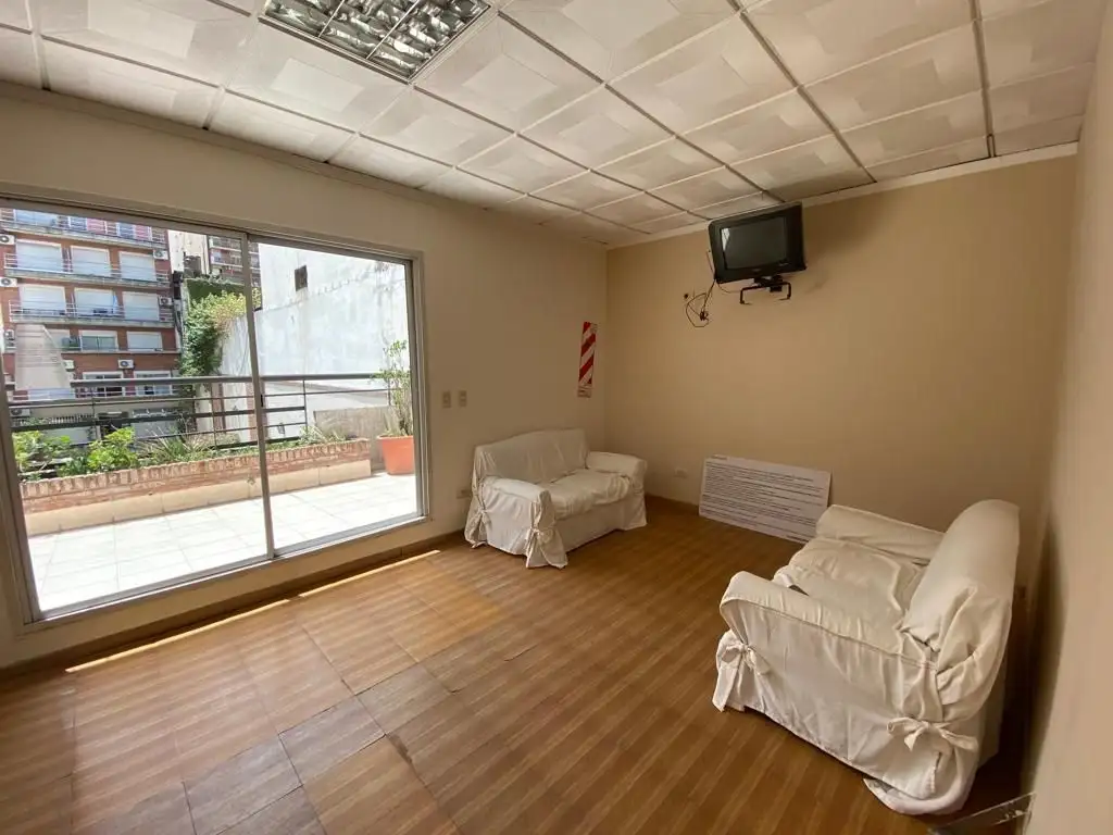 Monoambiente con balcón y amenities