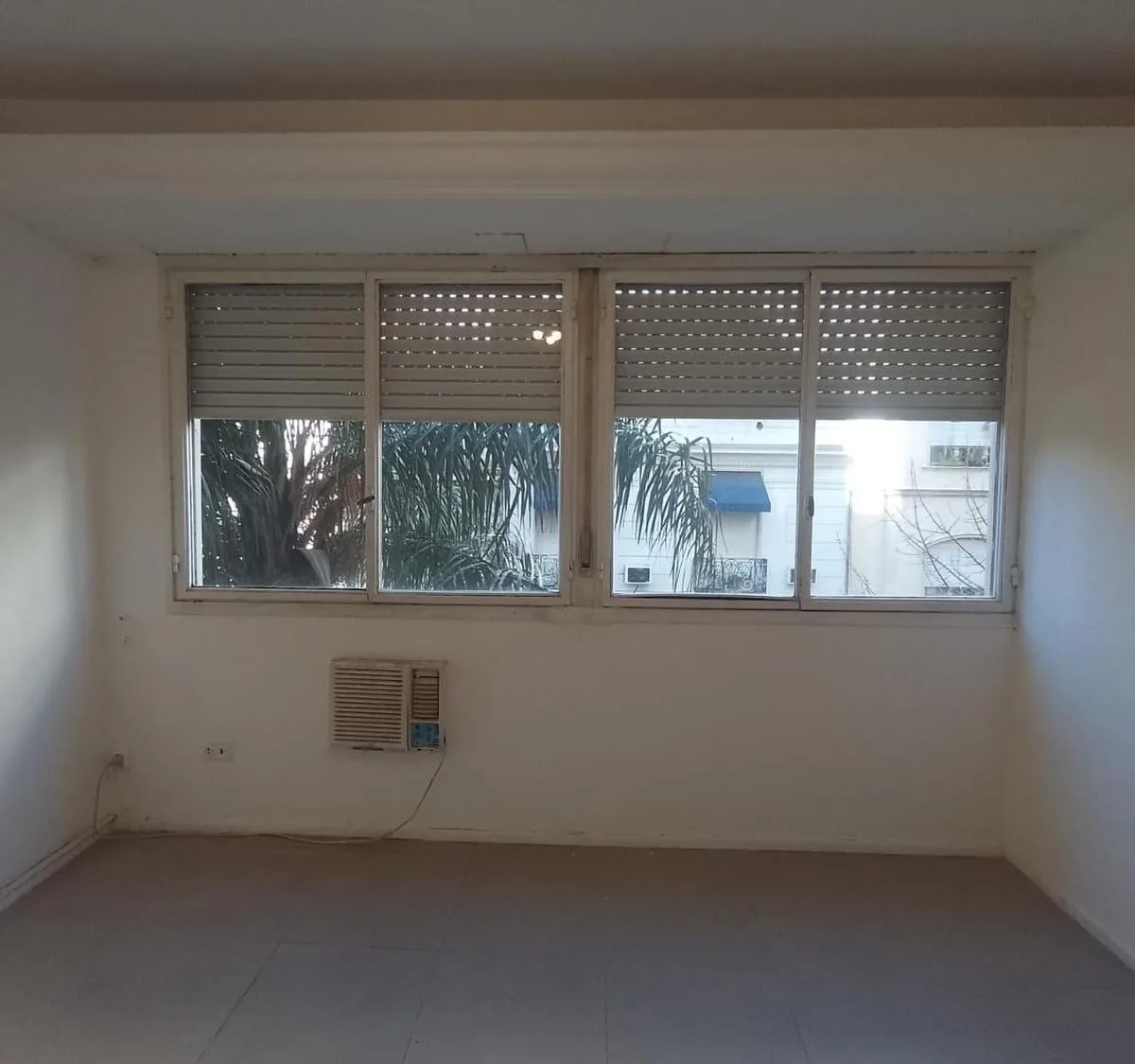 Monoambiente al frente con ascensor