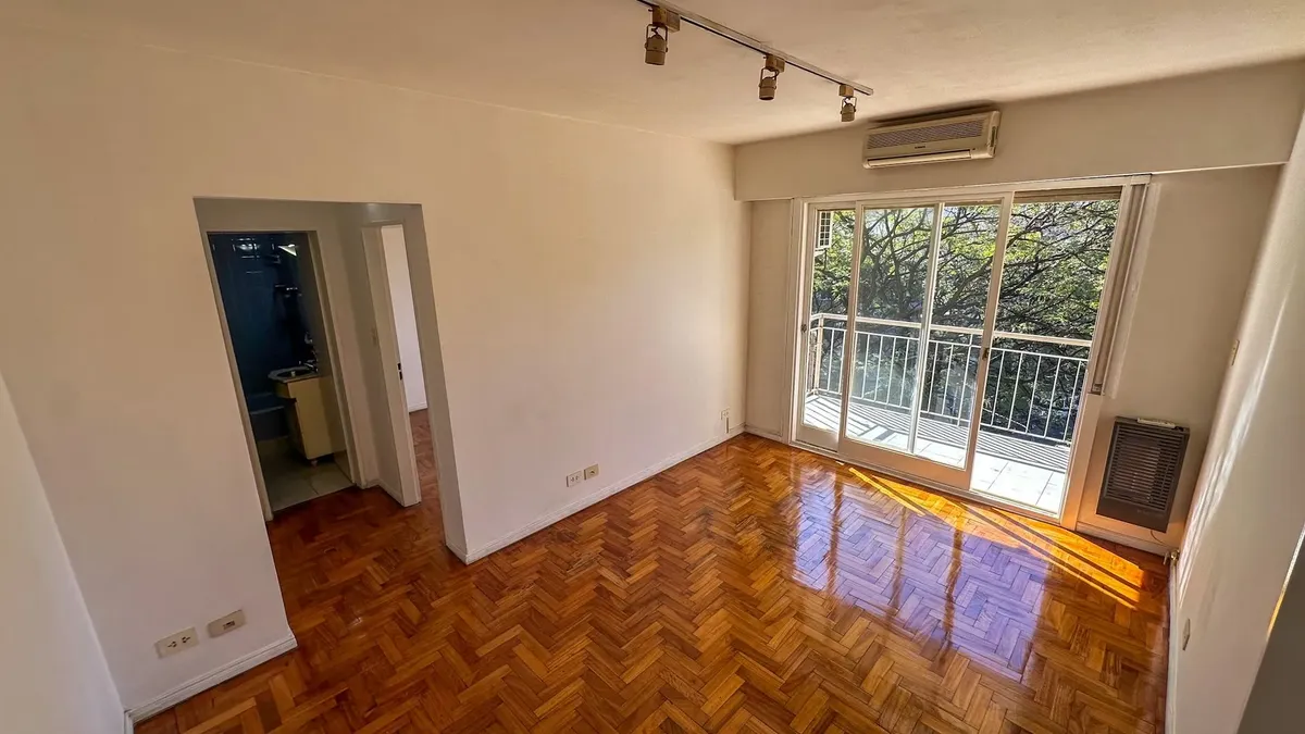 2 ambientes con balcón