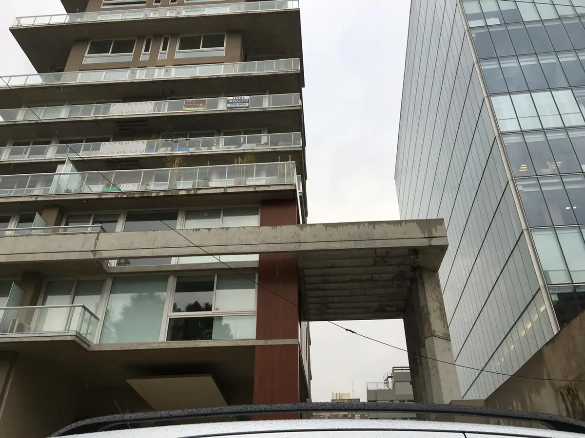 3 ambientes con balcón y cochera