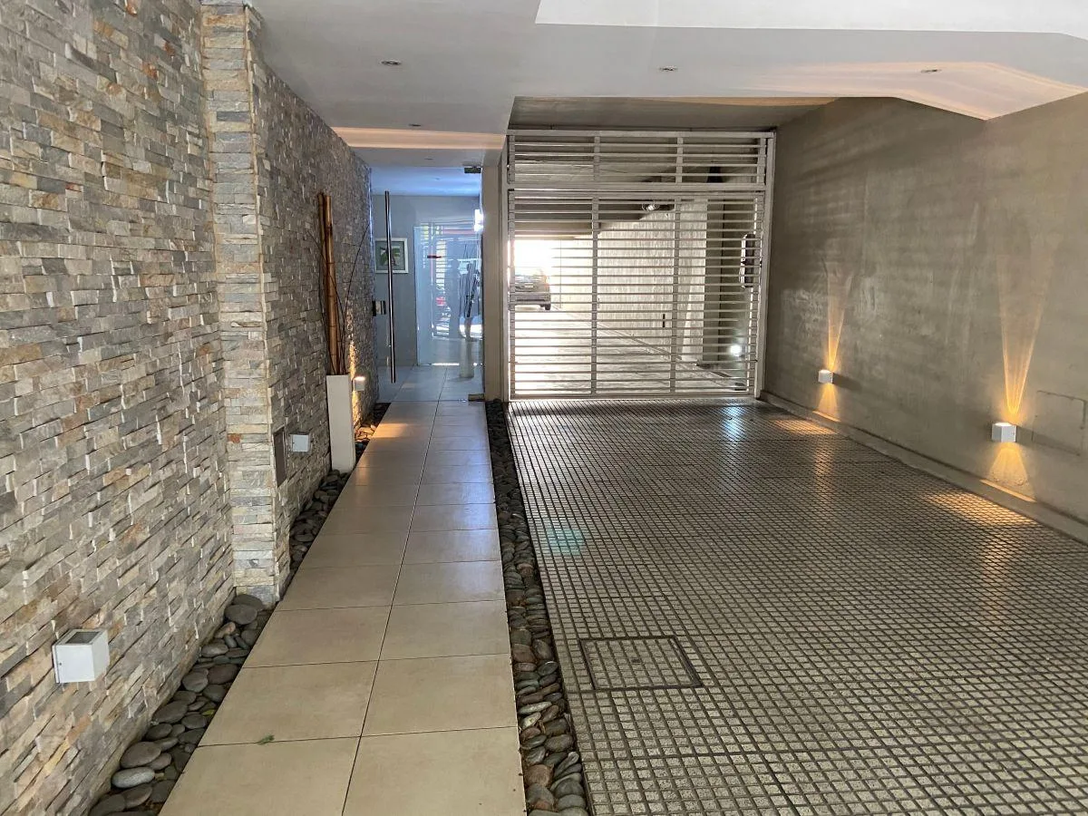Monoambiente con balcón en Abasto
