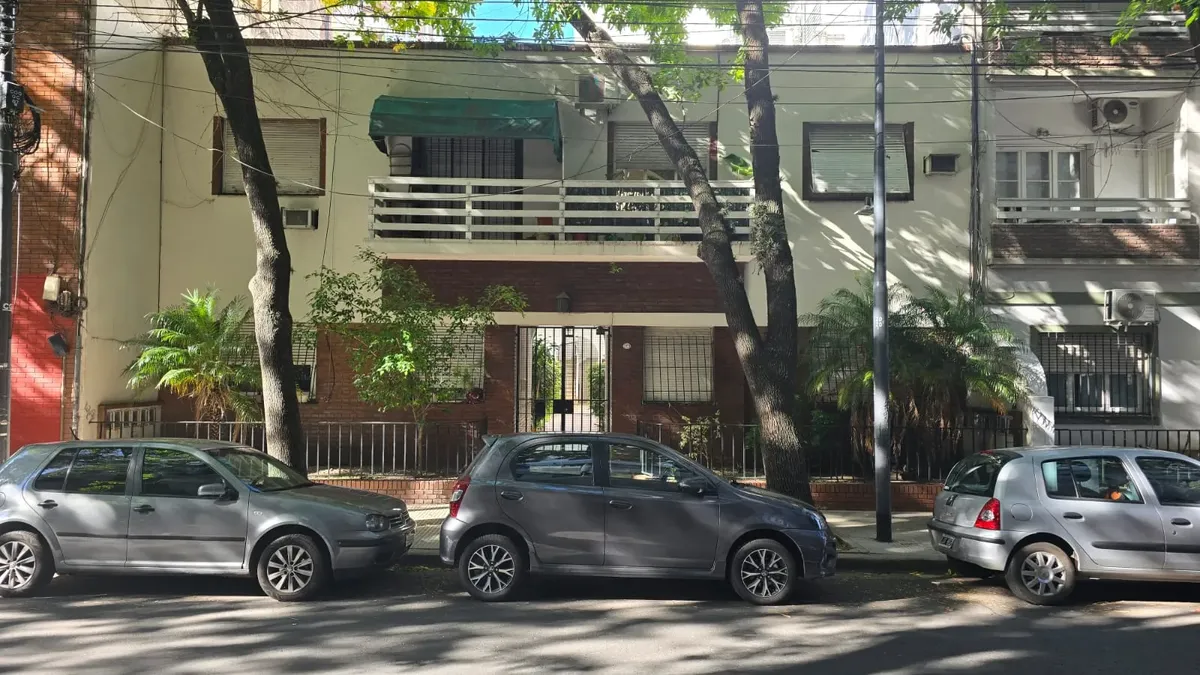 Monoambiente en planta baja con patio