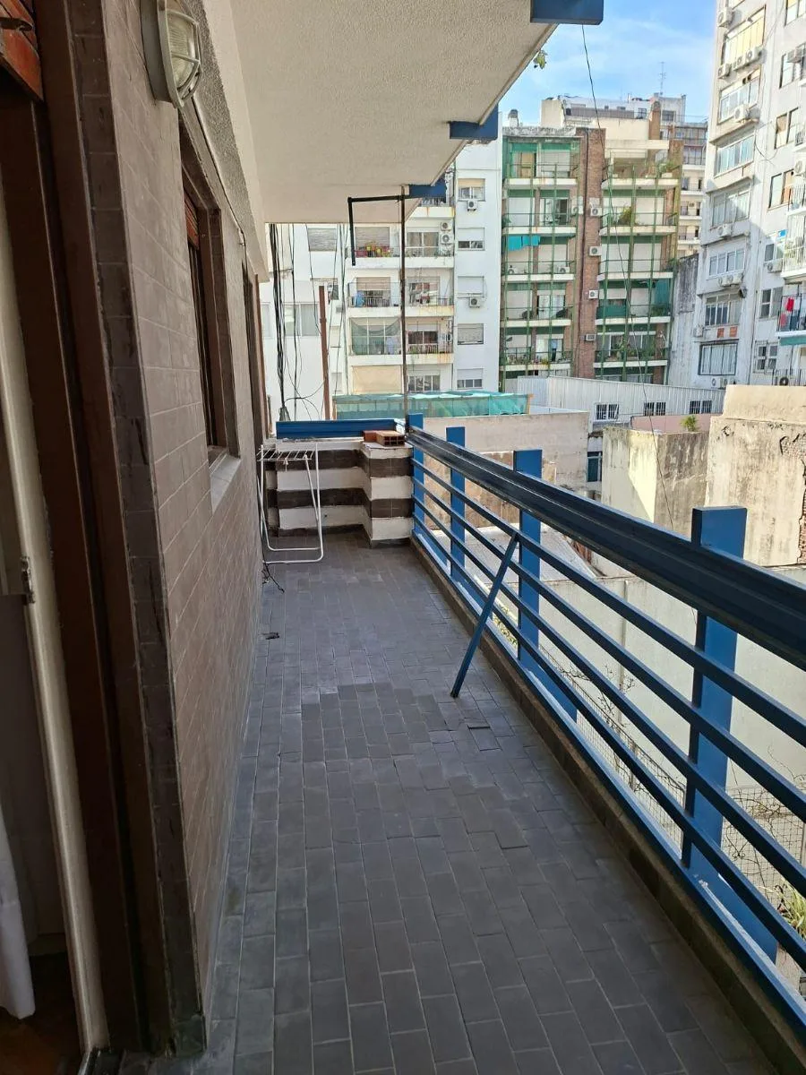 3 ambientes amoblado con balcón