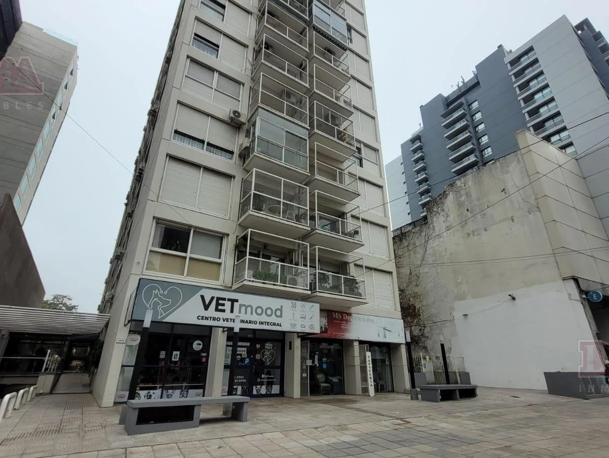 2 ambientes lateral en piso 14
