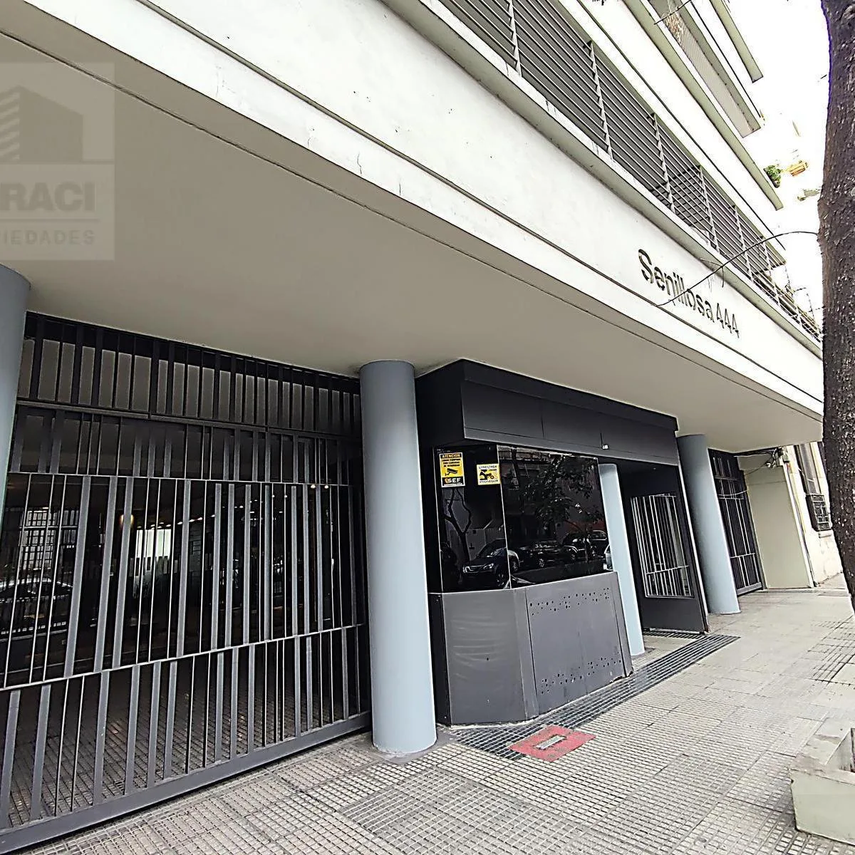 Monoambiente con balcón y pileta